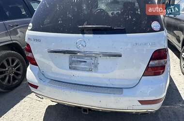 Внедорожник / Кроссовер Mercedes-Benz M-Class 2011 в 