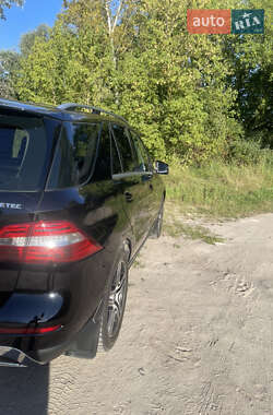 Внедорожник / Кроссовер Mercedes-Benz M-Class 2012 в 