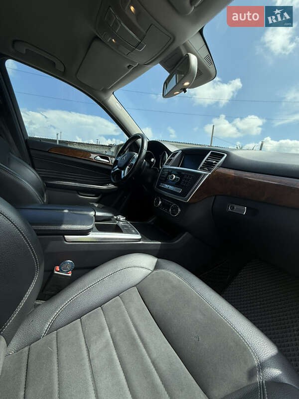Внедорожник / Кроссовер Mercedes-Benz M-Class 2011 в Конотопе