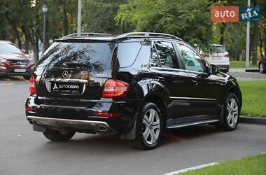 Внедорожник / Кроссовер Mercedes-Benz M-Class 2010 в 