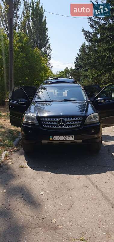 Внедорожник / Кроссовер Mercedes-Benz M-Class 2008 в 