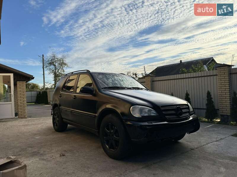 Внедорожник / Кроссовер Mercedes-Benz M-Class 2003 в Сумах