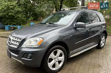 Внедорожник / Кроссовер Mercedes-Benz M-Class 2011 в 