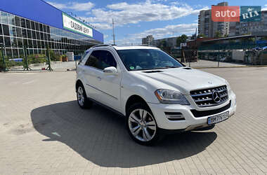 Внедорожник / Кроссовер Mercedes-Benz M-Class 2011 в Сумах