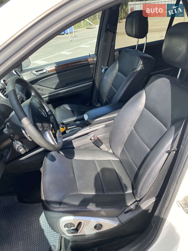 Внедорожник / Кроссовер Mercedes-Benz M-Class 2011 в Сумах