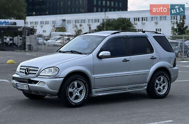 Внедорожник / Кроссовер Mercedes-Benz M-Class 2001 в 