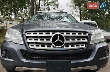 Внедорожник / Кроссовер Mercedes-Benz M-Class 2011 в 