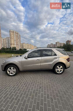 Внедорожник / Кроссовер Mercedes-Benz M-Class 2006 в 