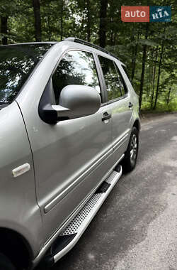 Внедорожник / Кроссовер Mercedes-Benz M-Class 2001 в 