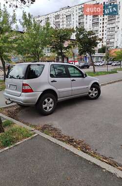 Внедорожник / Кроссовер Mercedes-Benz M-Class 2003 в Киеве