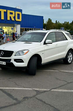 Внедорожник / Кроссовер Mercedes-Benz M-Class 2012 в 