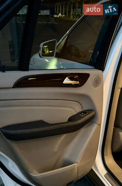 Внедорожник / Кроссовер Mercedes-Benz M-Class 2012 в 