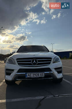Внедорожник / Кроссовер Mercedes-Benz M-Class 2013 в 