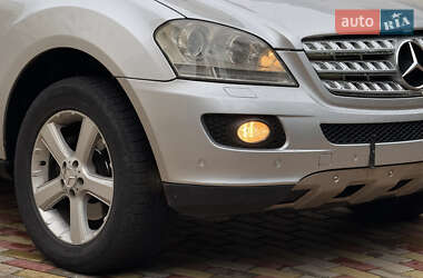 Внедорожник / Кроссовер Mercedes-Benz M-Class 2005 в 