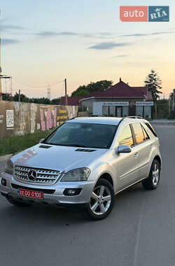 Внедорожник / Кроссовер Mercedes-Benz M-Class 2005 в 