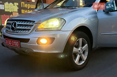 Внедорожник / Кроссовер Mercedes-Benz M-Class 2005 в 