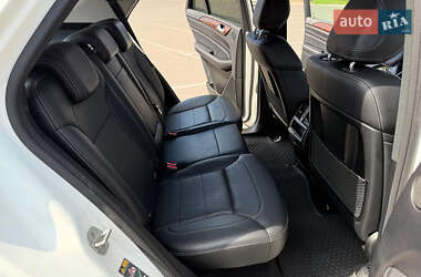Внедорожник / Кроссовер Mercedes-Benz M-Class 2015 в 