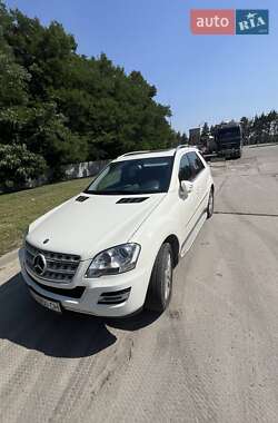Позашляховик / Кросовер Mercedes-Benz M-Class 2010 в Харкові