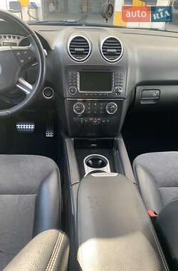 Внедорожник / Кроссовер Mercedes-Benz M-Class 2007 в 