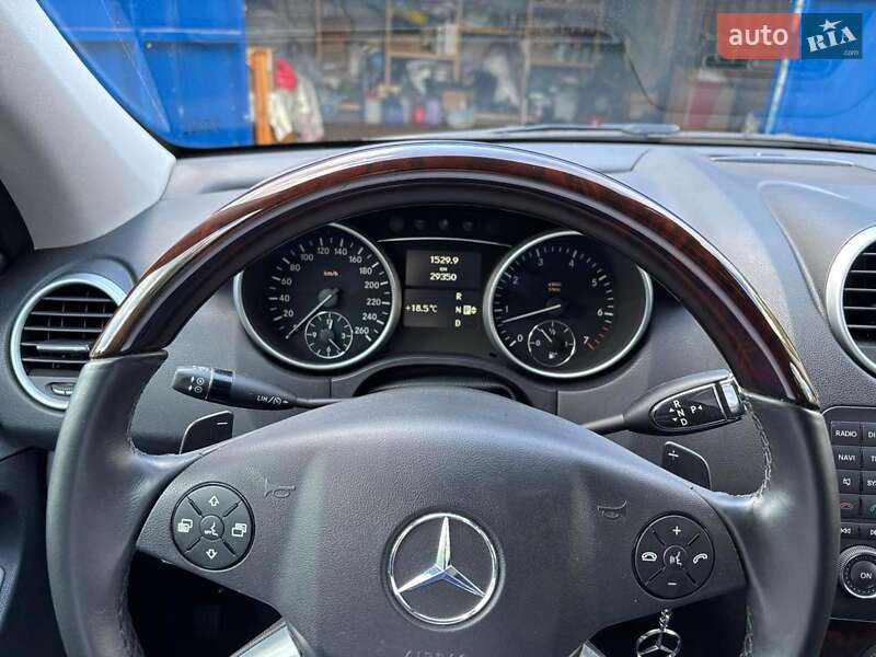 Позашляховик / Кросовер Mercedes-Benz M-Class 2010 в Харкові
