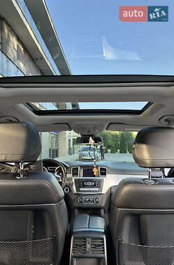 Внедорожник / Кроссовер Mercedes-Benz M-Class 2012 в 