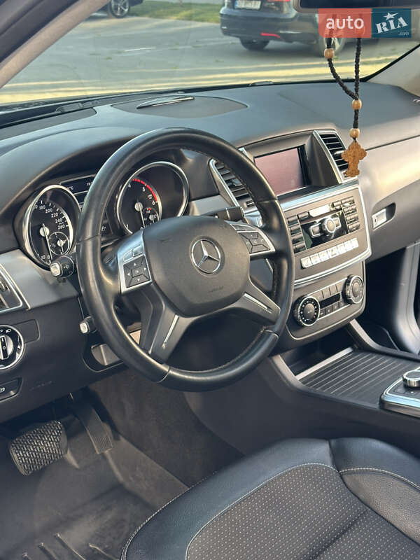 Внедорожник / Кроссовер Mercedes-Benz M-Class 2012 в Ужгороде