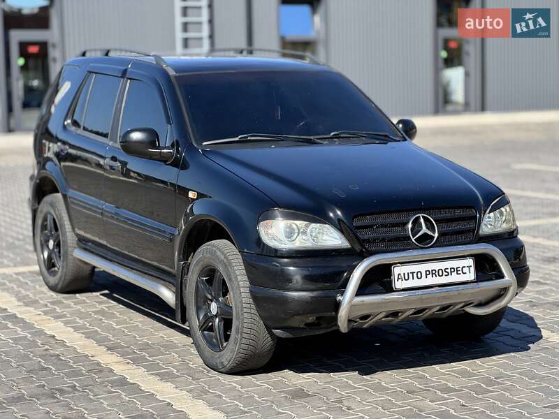Внедорожник / Кроссовер Mercedes-Benz M-Class 1999 в 