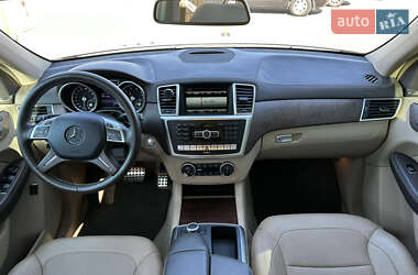 Внедорожник / Кроссовер Mercedes-Benz M-Class 2015 в 
