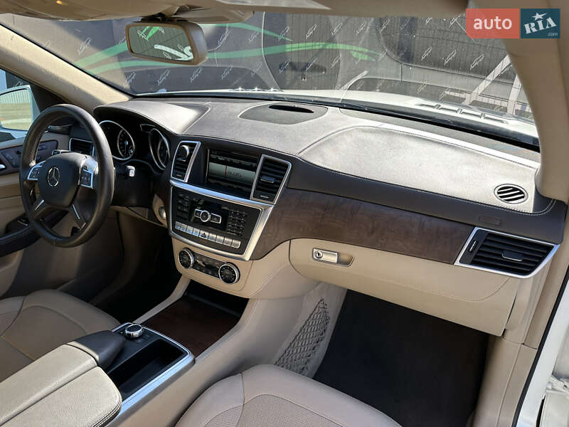 Позашляховик / Кросовер Mercedes-Benz M-Class 2015 в Києві