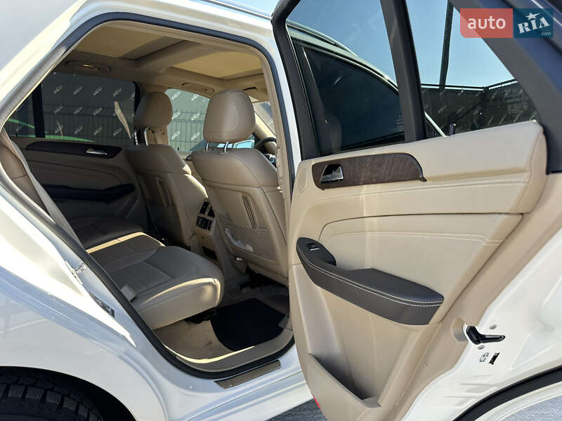 Позашляховик / Кросовер Mercedes-Benz M-Class 2015 в Києві