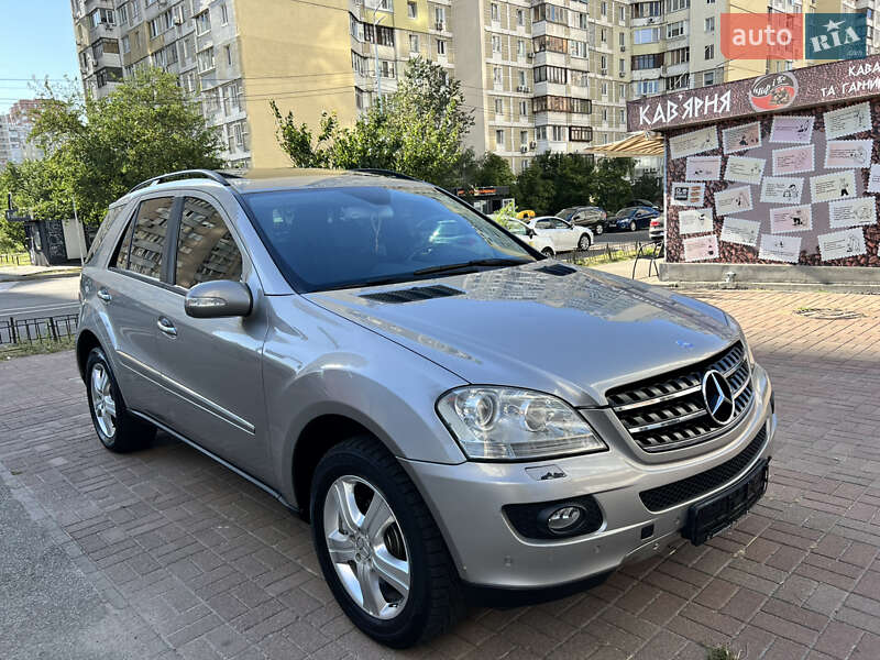 Внедорожник / Кроссовер Mercedes-Benz M-Class 2006 в Киеве