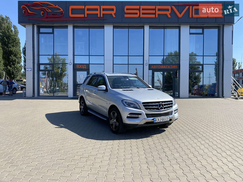 Mercedes-Benz M-Class 2012