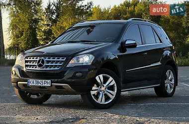 Внедорожник / Кроссовер Mercedes-Benz M-Class 2010 в 