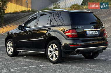 Внедорожник / Кроссовер Mercedes-Benz M-Class 2010 в 
