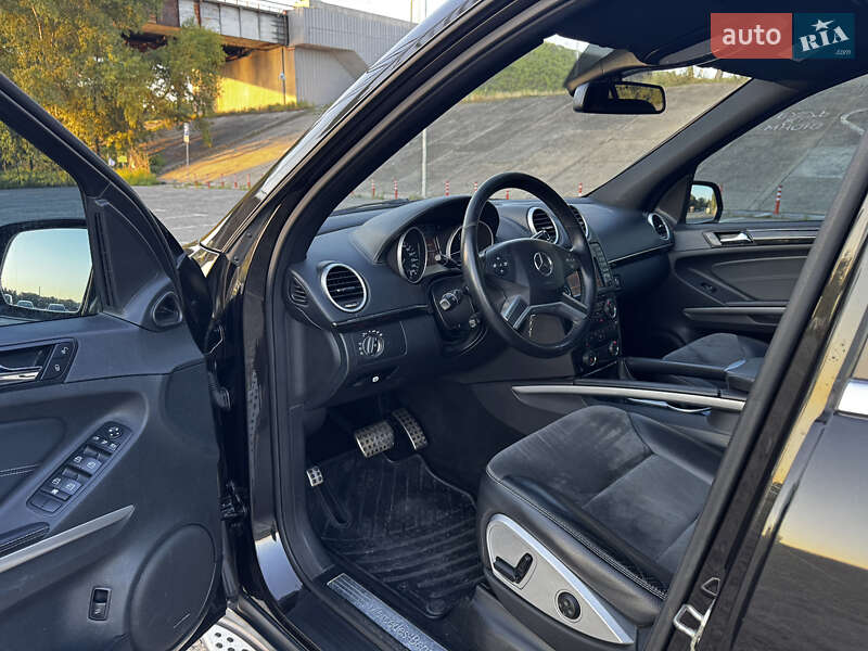 Внедорожник / Кроссовер Mercedes-Benz M-Class 2010 в Киеве