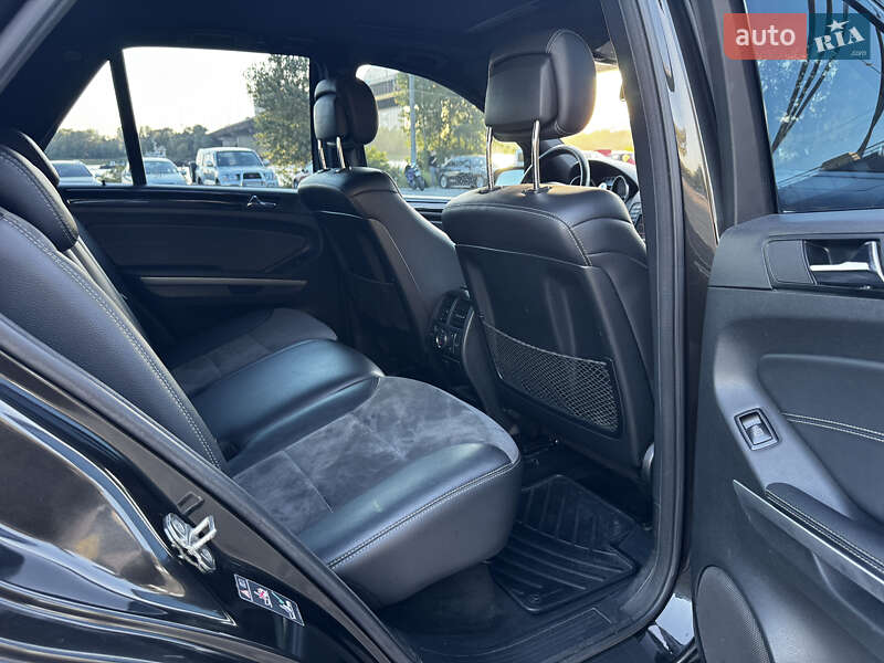 Внедорожник / Кроссовер Mercedes-Benz M-Class 2010 в Киеве