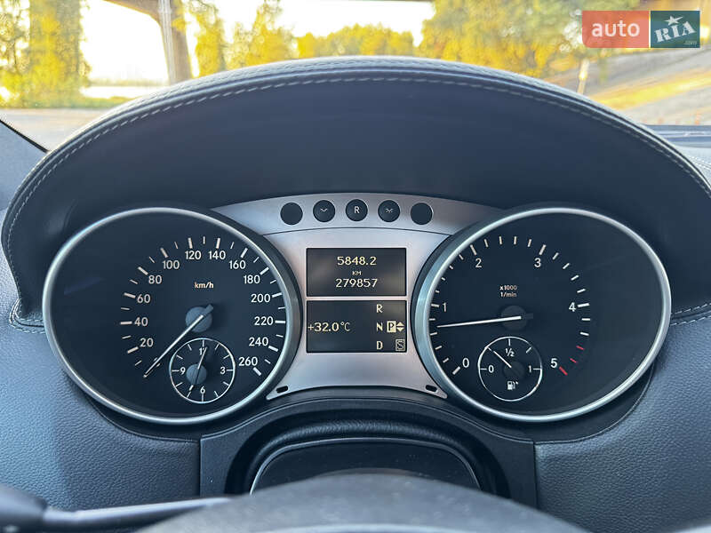 Внедорожник / Кроссовер Mercedes-Benz M-Class 2010 в Киеве