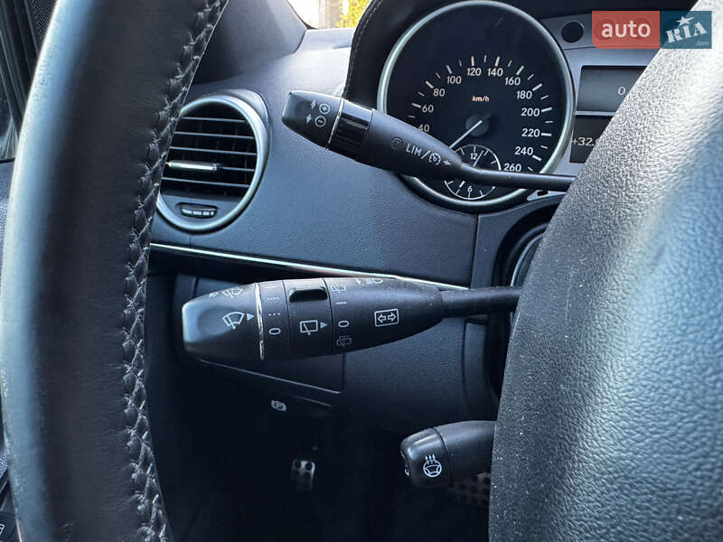 Внедорожник / Кроссовер Mercedes-Benz M-Class 2010 в Киеве