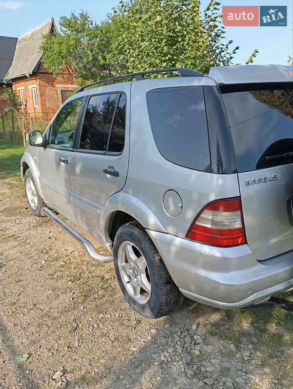 Позашляховик / Кросовер Mercedes-Benz M-Class 2000 в Надвірній