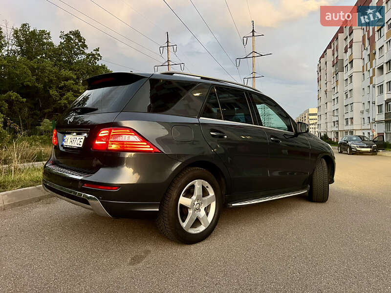Позашляховик / Кросовер Mercedes-Benz M-Class 2013 в Харкові