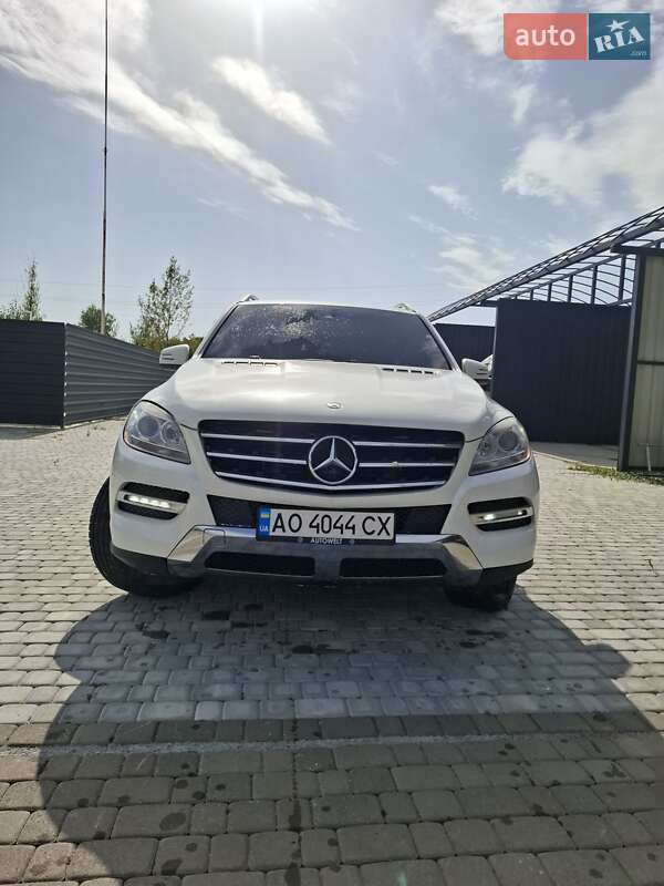 Внедорожник / Кроссовер Mercedes-Benz M-Class 2011 в Виноградове