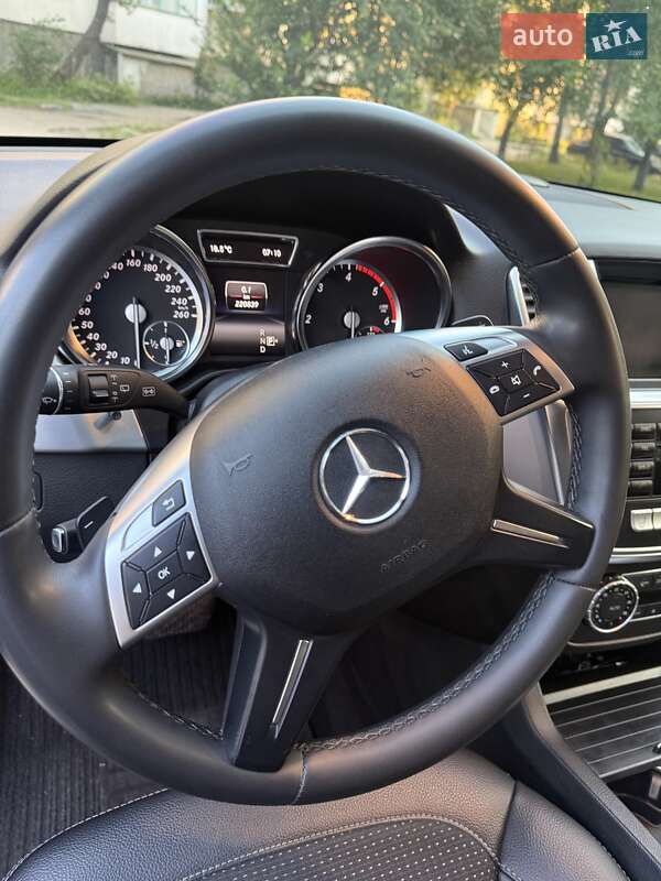 Внедорожник / Кроссовер Mercedes-Benz M-Class 2014 в Казатине