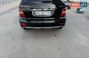 Внедорожник / Кроссовер Mercedes-Benz M-Class 2011 в 