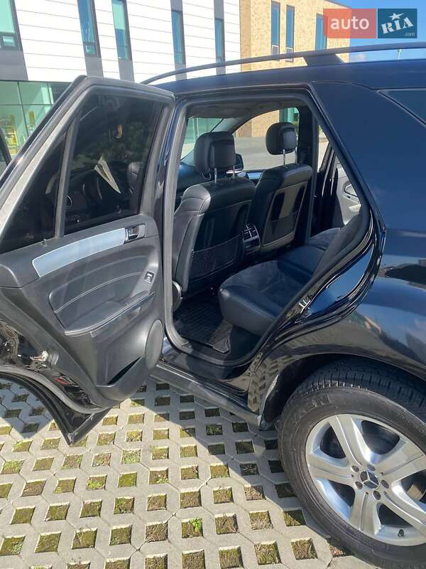 Позашляховик / Кросовер Mercedes-Benz M-Class 2010 в Хмельницькому