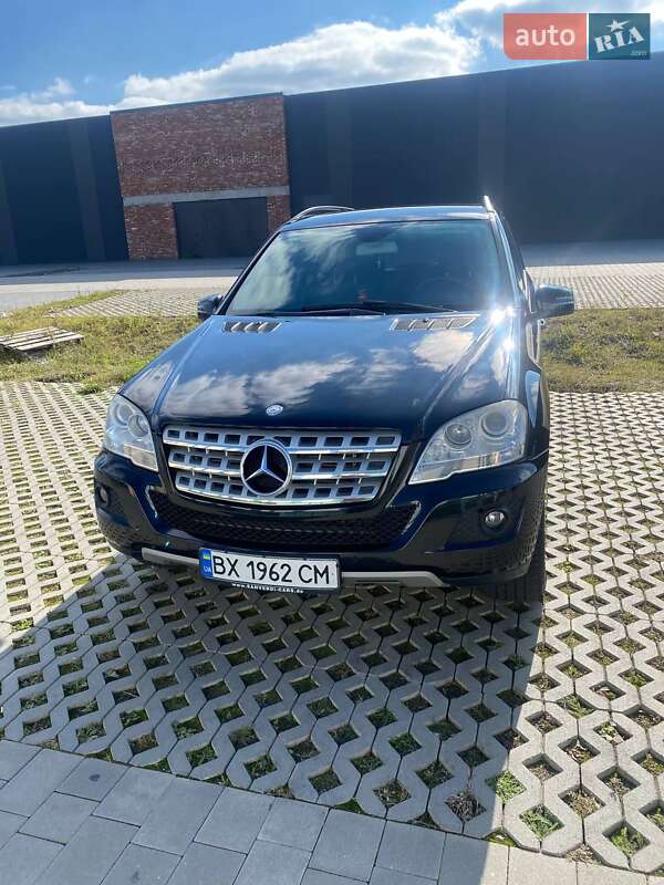 Mercedes-Benz M-Class 2010