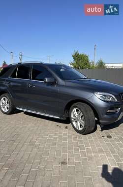 Внедорожник / Кроссовер Mercedes-Benz M-Class 2015 в 