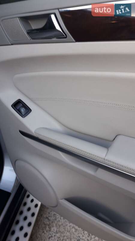 Внедорожник / Кроссовер Mercedes-Benz M-Class 2010 в Белой Церкви