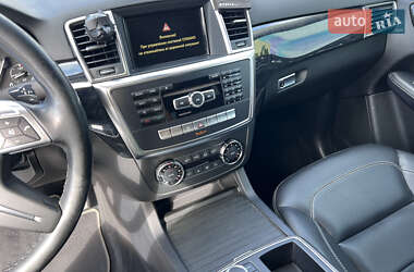 Внедорожник / Кроссовер Mercedes-Benz M-Class 2011 в 