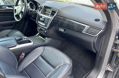 Внедорожник / Кроссовер Mercedes-Benz M-Class 2011 в 