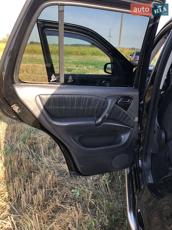 Внедорожник / Кроссовер Mercedes-Benz M-Class 2004 в Луцке